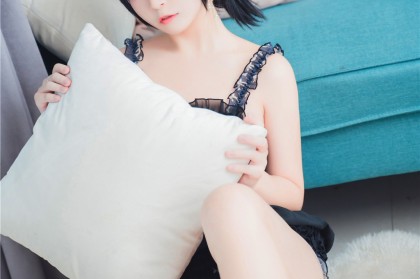 51吃瓜网独家特稿：在深夜录音中，明星低语中的每个字句都点燃禁忌情感